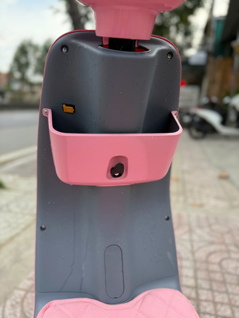 Cốp phụ trước xe